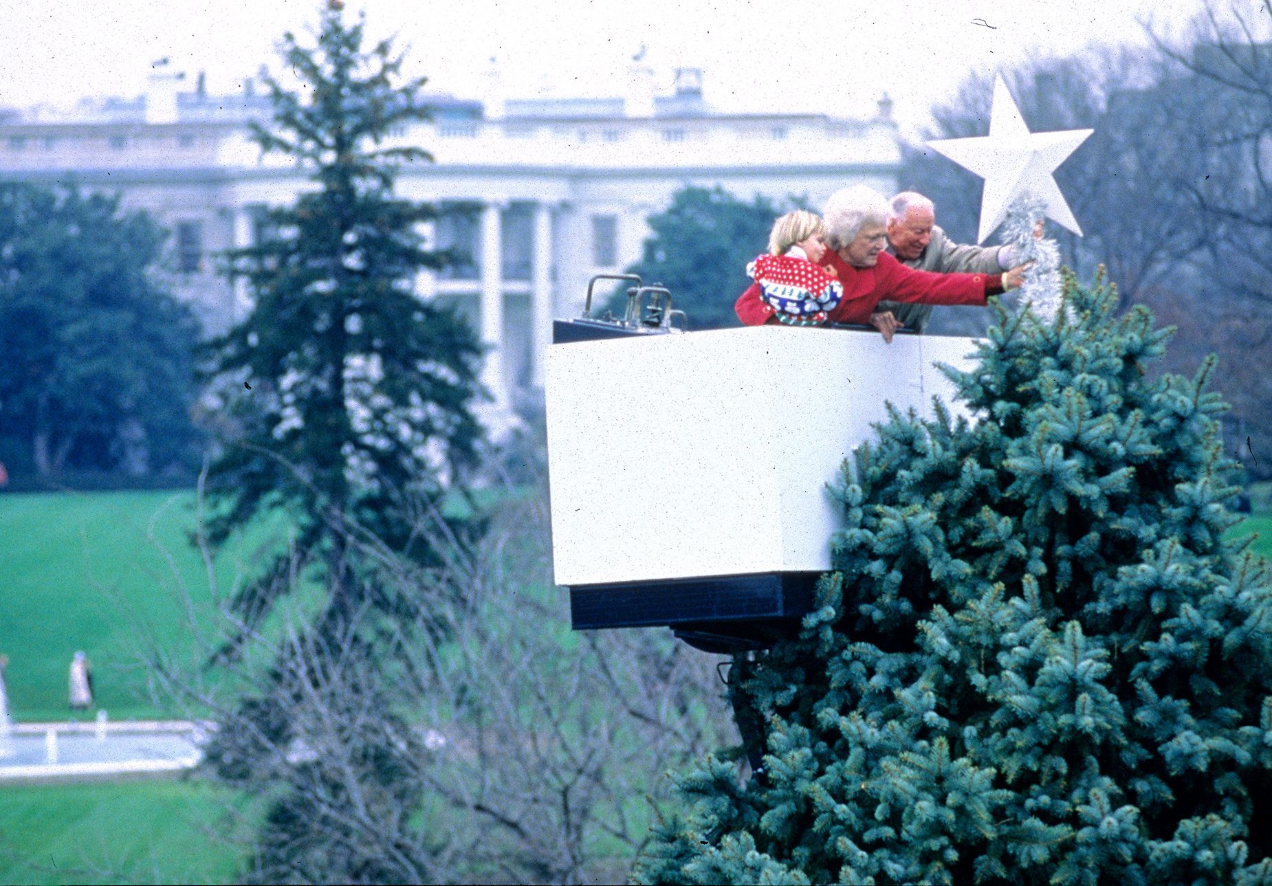 Các đệ nhất phu nhân Mỹ đã thay đổi Nhà Trắng trước Giáng sinh như thế nào? 5