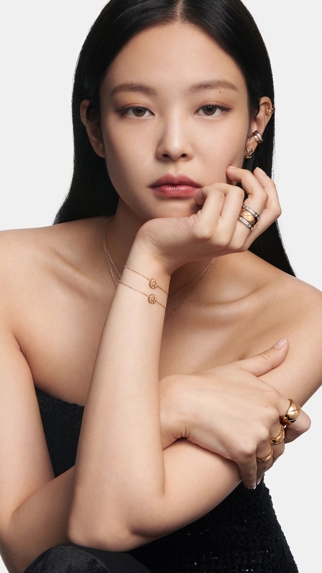 Đu trend cùng cùng thần tượng, người dân Hàn Quốc đổ xô đi mua chiếc nhẫn 4,3 triệu won giống Jennie 6