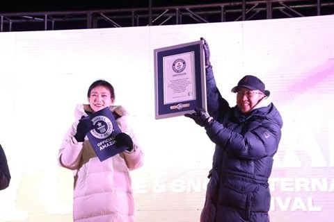 Lễ hội trượt băng tuyết tại Mông Cổ mới có gì để lập kỷ lục Guinness thế giới?