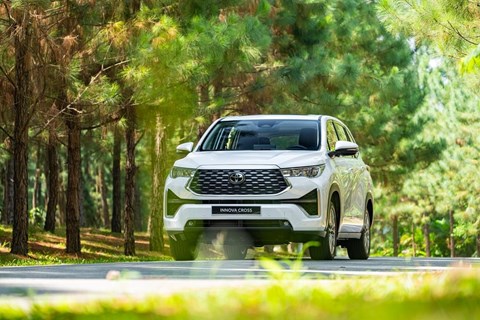 'Ông hoàng' giữ dáng Mazda CX-5, xe điện và những điểm nhấn của thị trường ô tô Việt Nam năm 2023