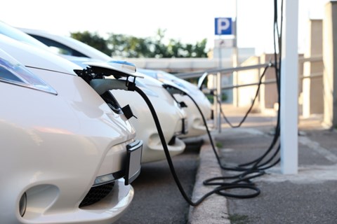 Thị trường xe điện toàn cầu tăng trưởng mạnh mẽ, dự kiến đạt 17,5 triệu chiếc vào năm 2024