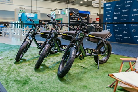 VinFast ra mắt mẫu xe đạp điện giá gần 3.000 USD, chạy hơn 100 km/lần sạc