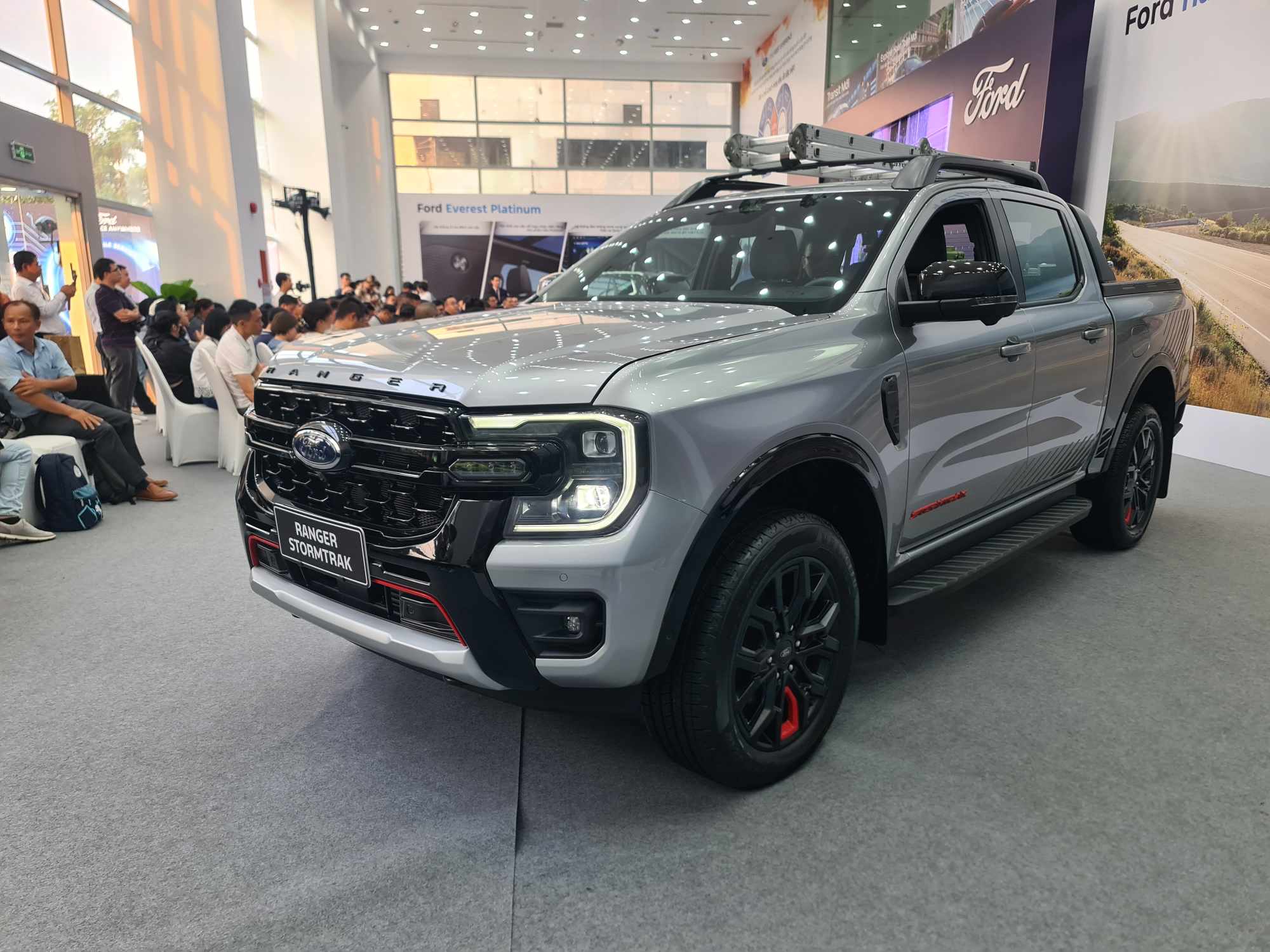 Ford Việt Nam chốt giá bộ đôi Ranger Stormtrak và Everest Platinum, giá cao nhất 1,545 tỷ đồng