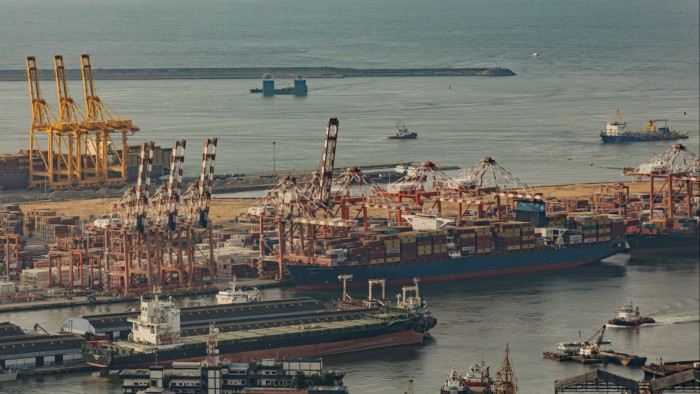 Cạnh tranh với Trung Quốc, Mỹ hỗ trợ tỷ phú Ấn Độ 500 triệu USD để phát triển cảng quan trọng ở Sri Lanka