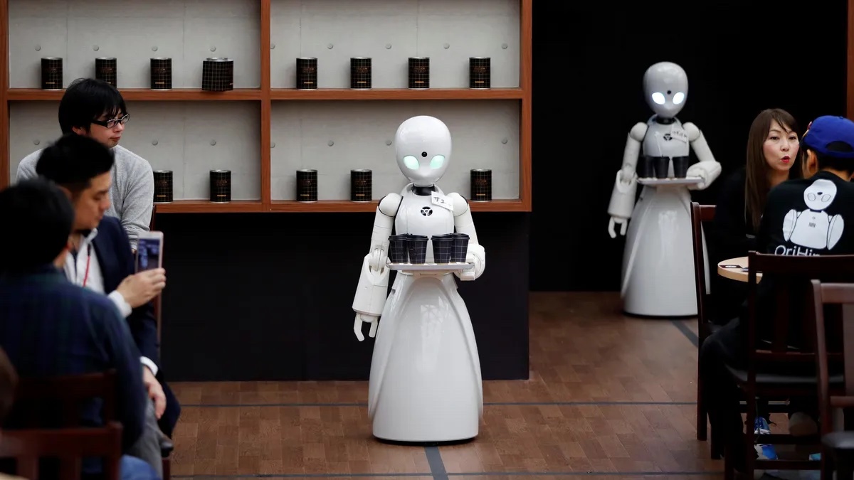 Lao đao vì cuộc khủng hoảng lao động, Nhật Bản phải 'nhờ cậy' tới robot, AI và Avatars