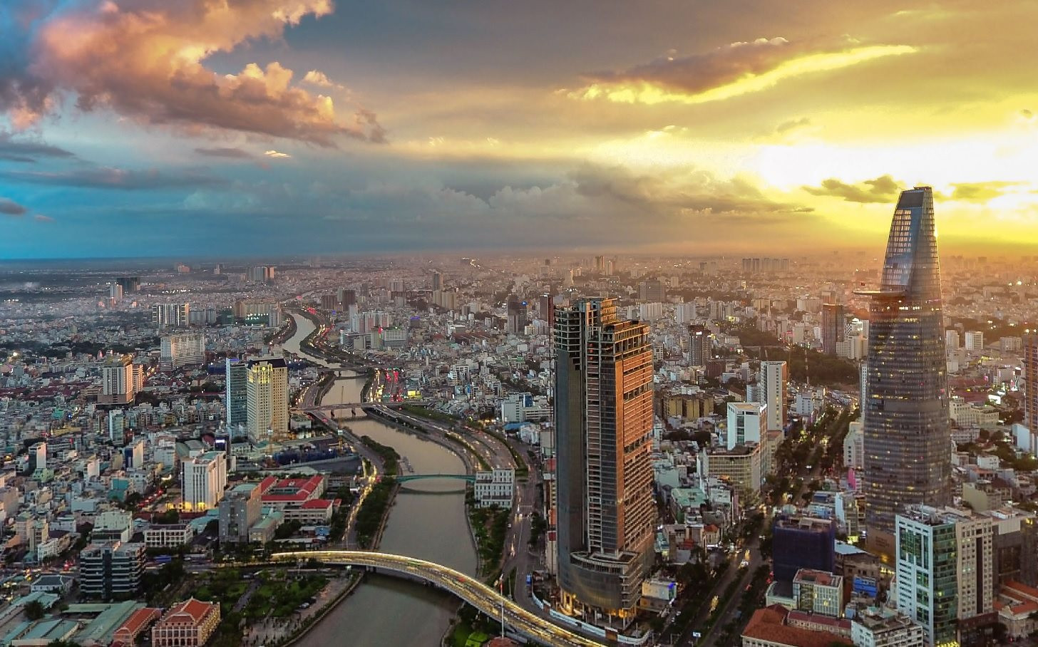 UOB: Kinh tế Việt Nam năm 2024 được kỳ vọng tăng trưởng 6%