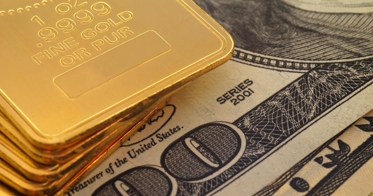 Dự báo giá vàng 2024: Ổn định trên mốc 2.000 USD, tạo đà bứt phá cho tương lai 2