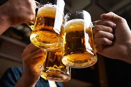 Khó bán hàng trên kênh truyền thống, ngành bia rượu đổ bộ lên sàn thương mại điện tử