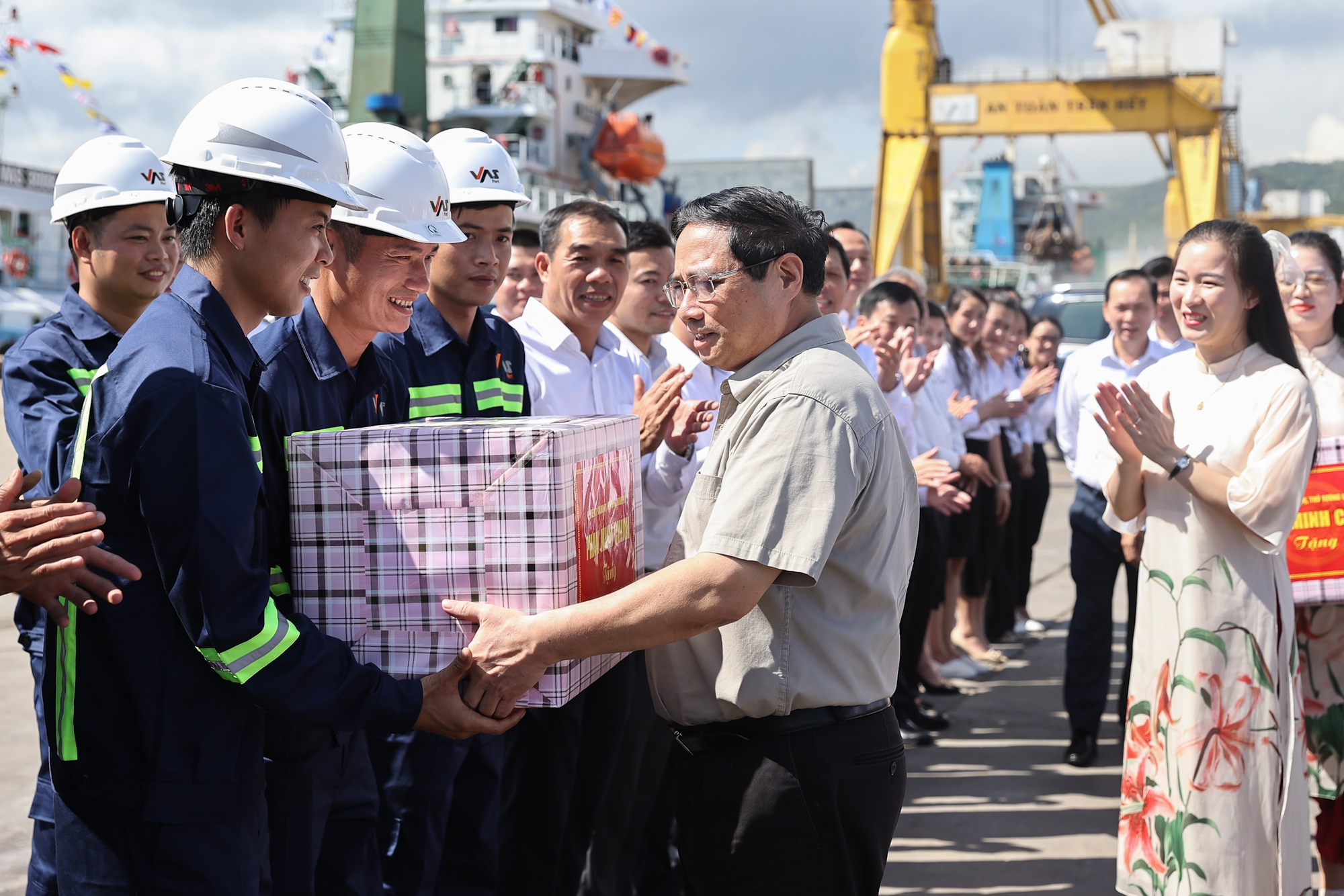 Thủ tướng kiểm tra thực tế nhà máy Lọc hóa dầu Nghi Sơn Thanh Hóa  8