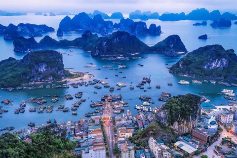 Huyện đảo hơn 2.000 km2 duy nhất Việt Nam có cả sân bay, cao tốc và cảng biển