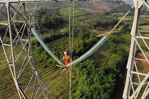 Tập trung nâng cao năng lực truyền tải điện, đảm bảo vận hành mạch 500kV liên kết Trung - Bắc