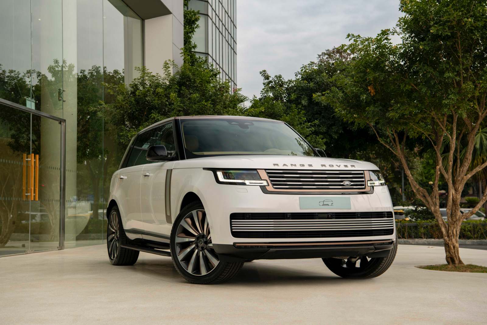 Khám phá 'kiệt tác' Range Rover SV 2023 tại Việt Nam 10