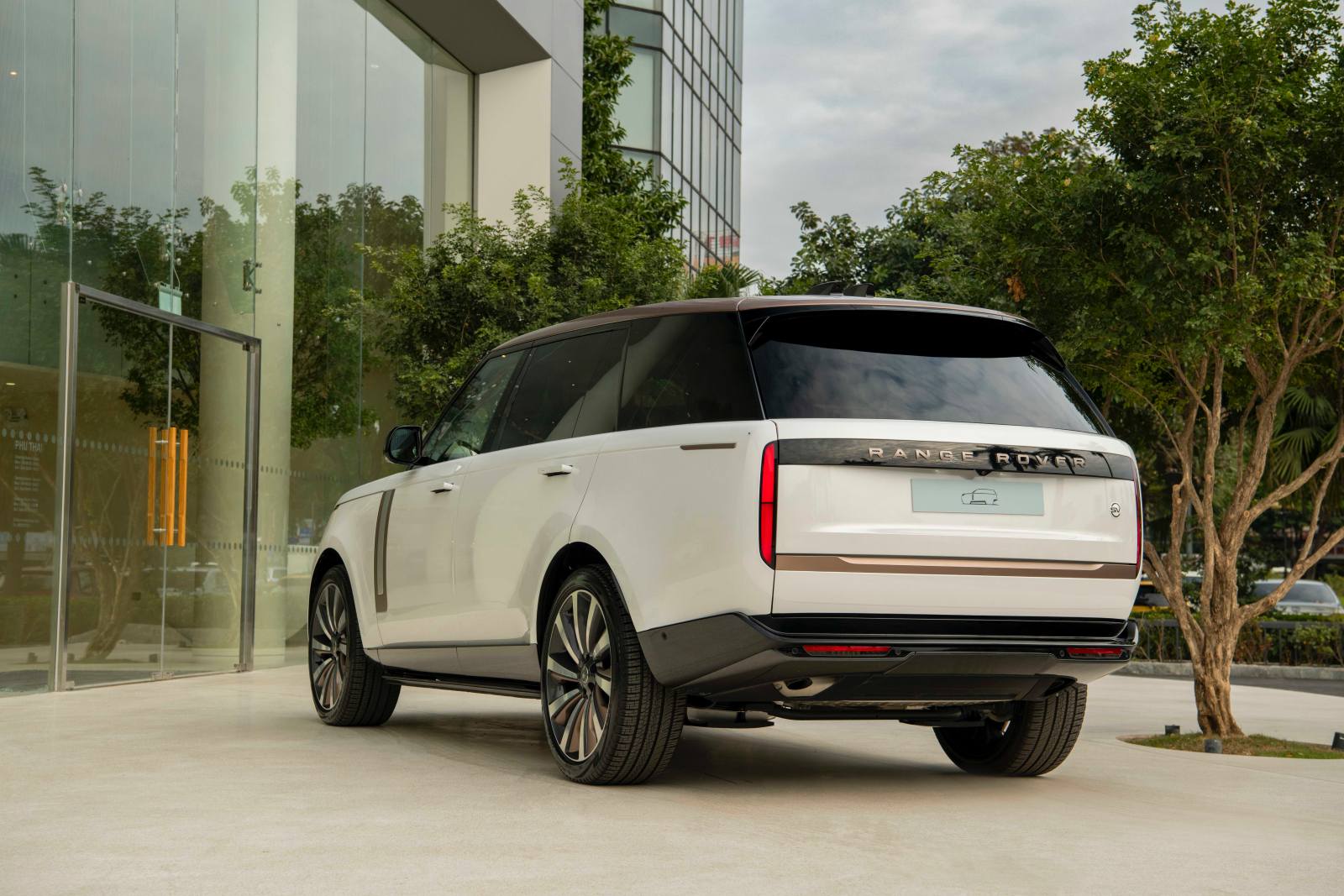 Khám phá 'kiệt tác' Range Rover SV 2023 tại Việt Nam 5