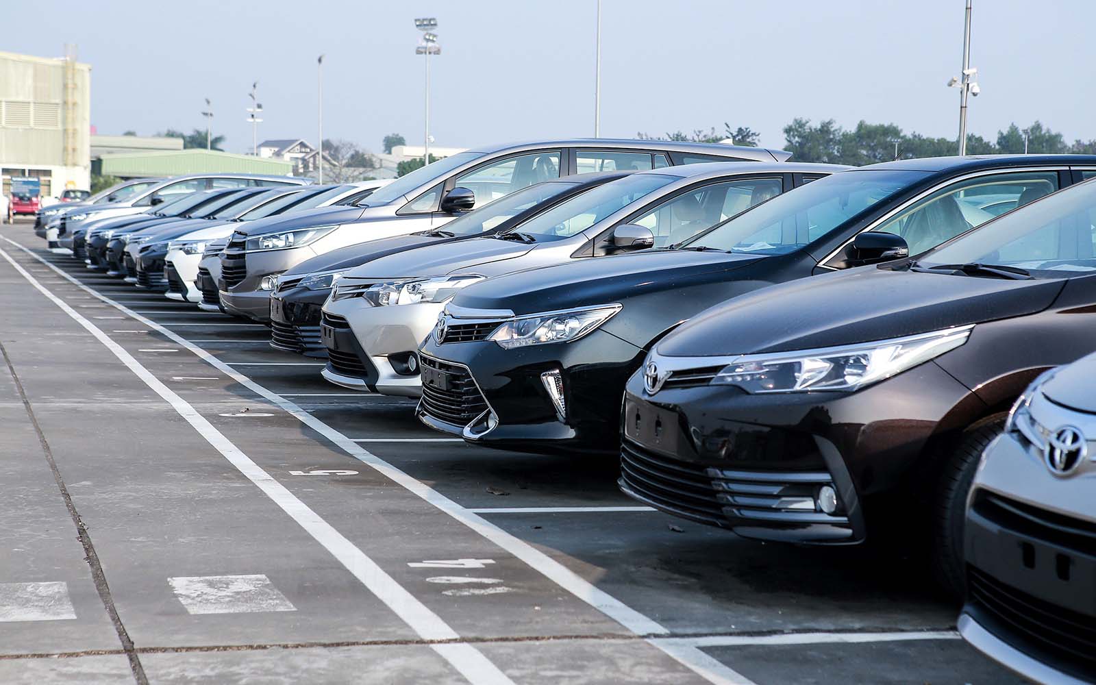 Hết hạn giảm 50% phí trước bạ, thị trường ô tô cuối năm sẽ thế nào?