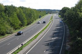 9 tuyến đường cao tốc 4 làn xe được nâng tốc độ tối đa lên 90km/h