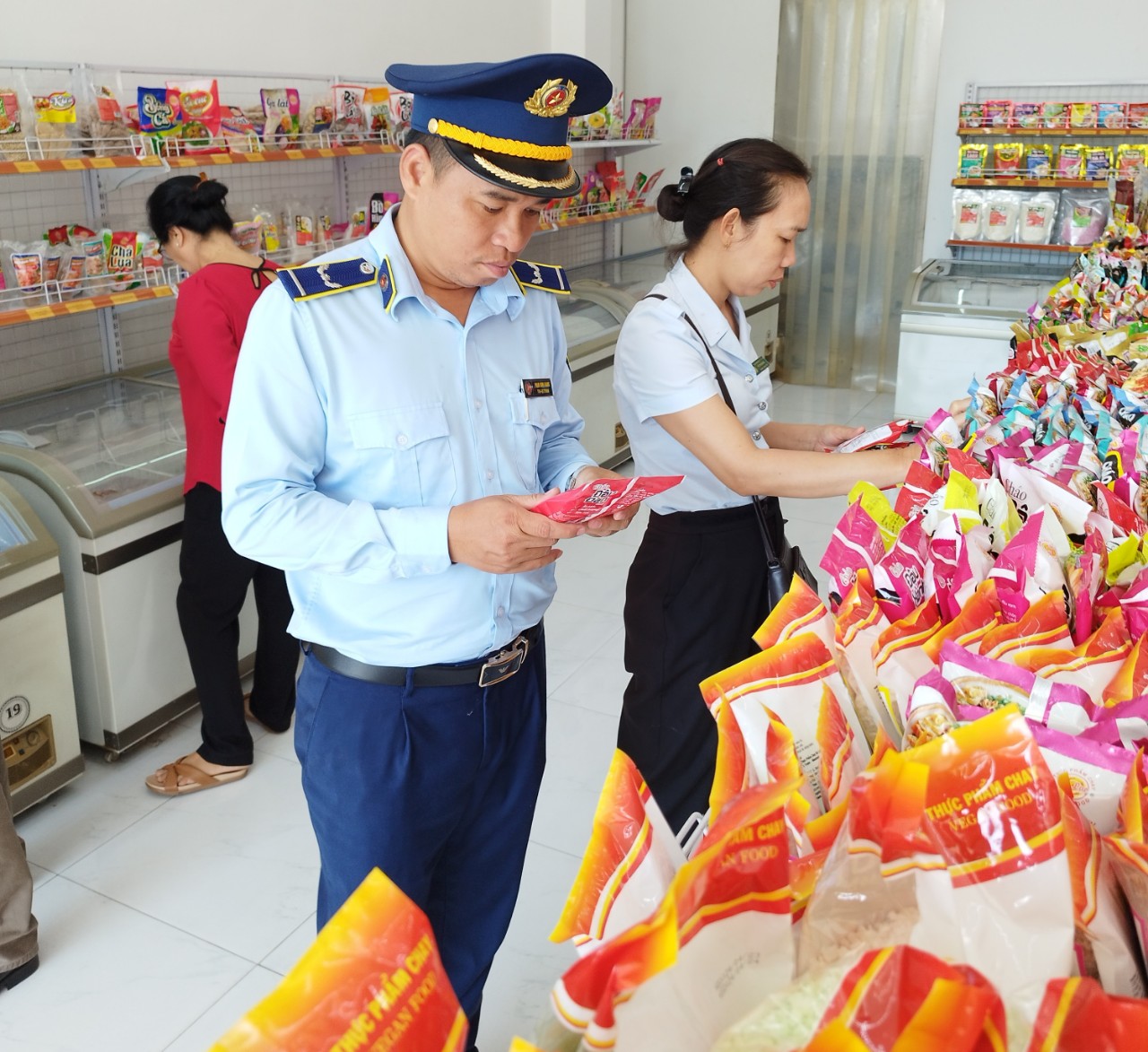 Tây Ninh tăng cường kiểm tra kiểm soát thị trường dịp Tết Nguyên đán 2024