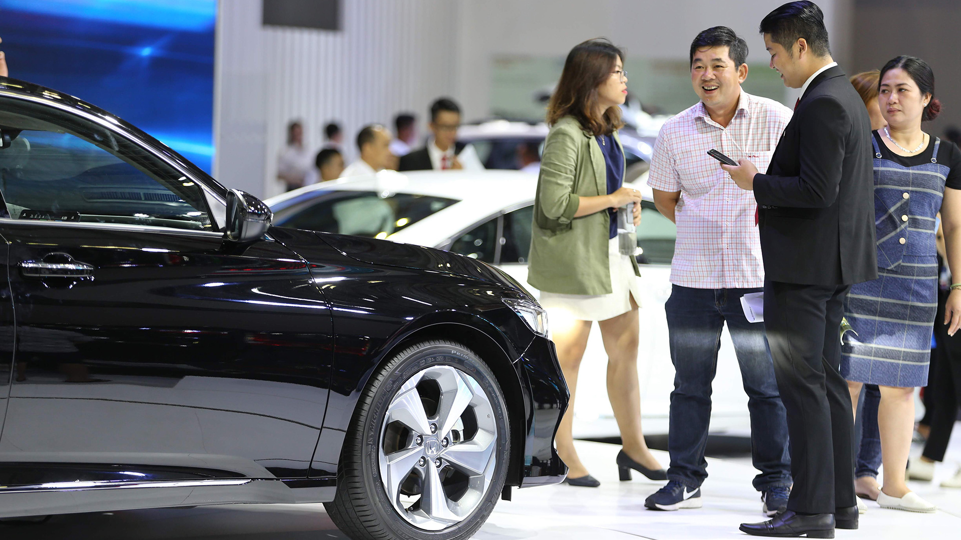 Thị trường ô tô Việt Nam 2024: 'Vạn sự khởi đầu nan' 2