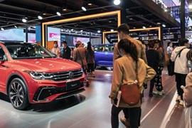 Thị trường ô tô Việt Nam 2024: 'Vạn sự khởi đầu nan'