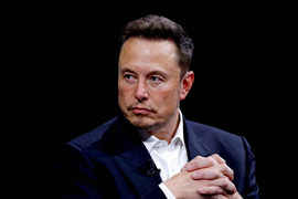 Elon Musk mất ngôi người giàu nhất thế giới