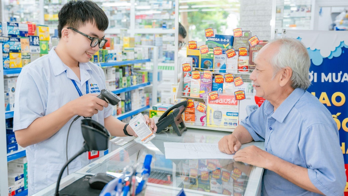 FPT Retail FRT : Sẽ mở thêm 400 nhà thuốc Long Châu và mở mới 100 trung tâm tiêm chủng năm nay 2