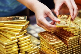 Giá vàng trong nước tiếp tục mất tới 400.000 đồng/lượng