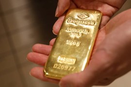 Giá vàng lại vọt lên trên 84 triệu đồng