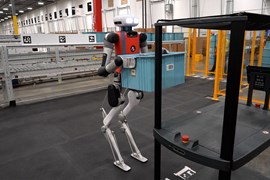 Tương lai robot thay thế công việc của con người đang tới rất gần