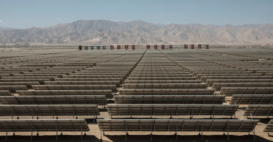 Trung Quốc thống trị thế giới về tấm pin mặt trời