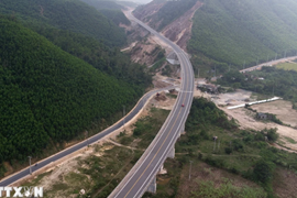 Hơn 3.000 tỷ đồng đầu tư mở rộng cao tốc Bắc - Nam phía Đông đoạn La Sơn - Hòa Liên