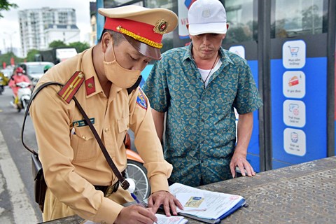 Bộ Công an đề xuất trừ điểm giấy phép lái xe của người vi phạm giao thông