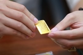 Giá vàng giảm sốc 3,3 triệu đồng/lượng