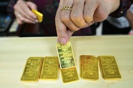 Giá vàng trong nước ổn định quanh mức 90 triệu đồng/lượng