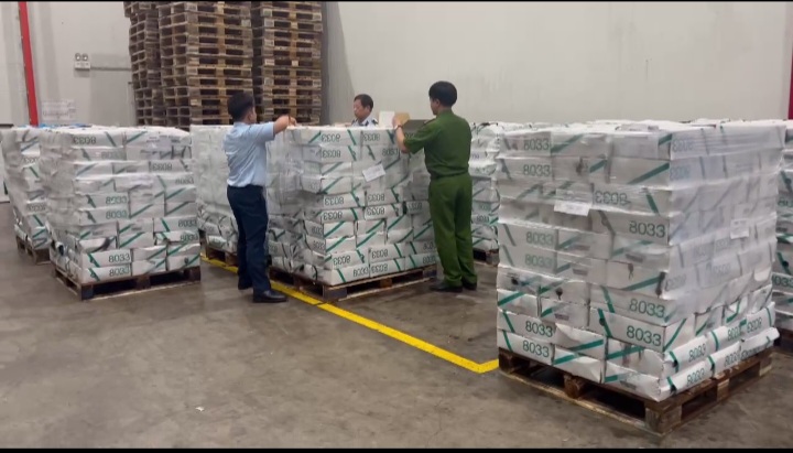 Quản lý thị trường Hà Nội: Thu giữ gần 12 tấn thực phẩm đông lạnh nhập lậu