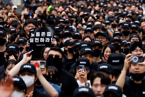 Nhân viên Samsung đình công vì vấn đề tiền lương