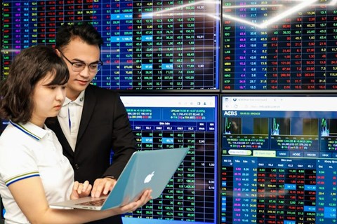 Hạn chế mua đuổi ở vùng giá cao khi VN-Index đang hướng lên 1.300 điểm