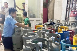 TP.HCM: Tạm giữ gần 100 trăm bình gas không rõ nguồn gốc xuất xứ