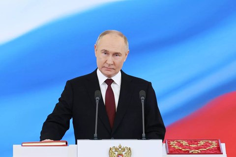 Nhìn lại 5 lần Tổng thống Nga Vladimir Putin tới thăm Việt Nam