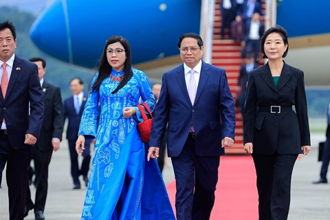 Thủ tướng Phạm Minh Chính đến Hàn Quốc, bắt đầu chuỗi hoạt động toàn diện
