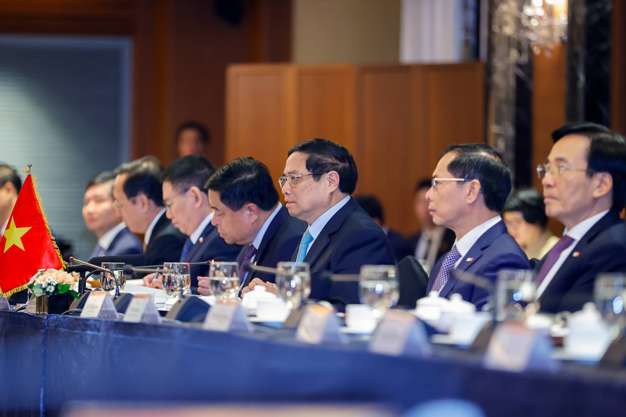 Thủ tướng mong muốn và tin tưởng trên tinh thần "3 cùng"; "lợi ích hài hòa, rủi ro chia sẻ", các nhà đầu tư, doanh nghiệp của Việt Nam và Hàn Quốc sẽ đóng góp lớn hơn cho quan hệ hai nước - Ảnh: VGP/Nhật Bắc
