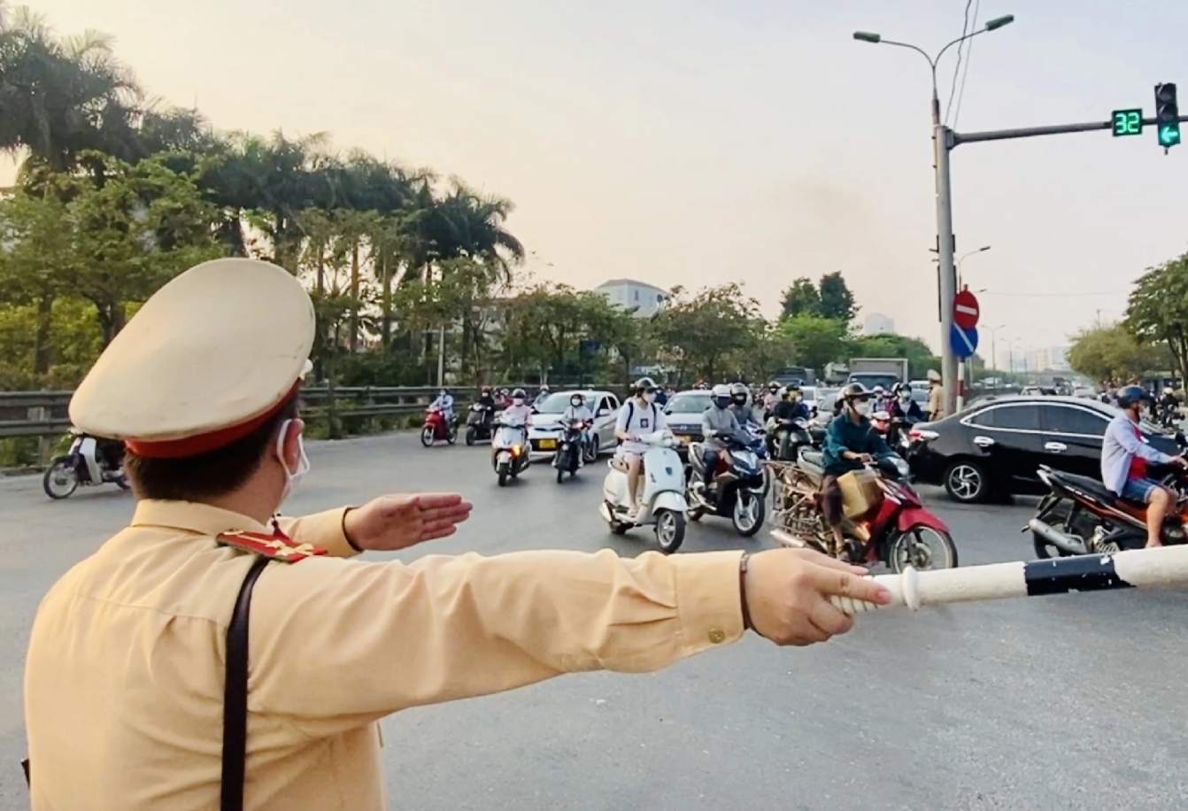 Cấm ô tô lưu thông