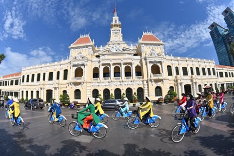 Thủ tướng Phạm Minh Chính: Cung cấp những dịch vụ mà khách du lịch cần chứ không chỉ cái chúng ta sẵn có