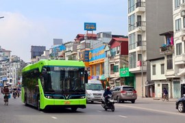 VinBus chính thức khai thác tuyến xe buýt điện E09