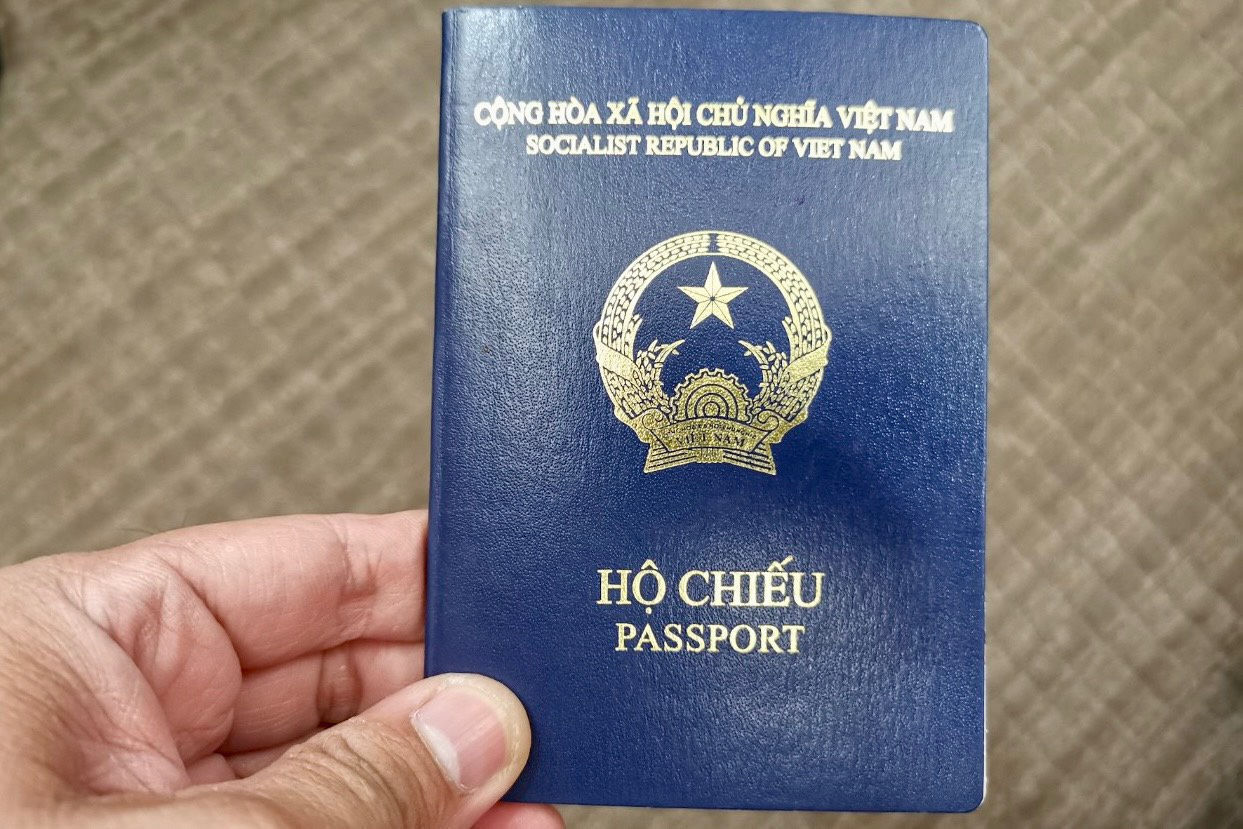 Tây Ban Nha đồng ý cấp visa vào hộ chiếu mới của Việt Nam - 1