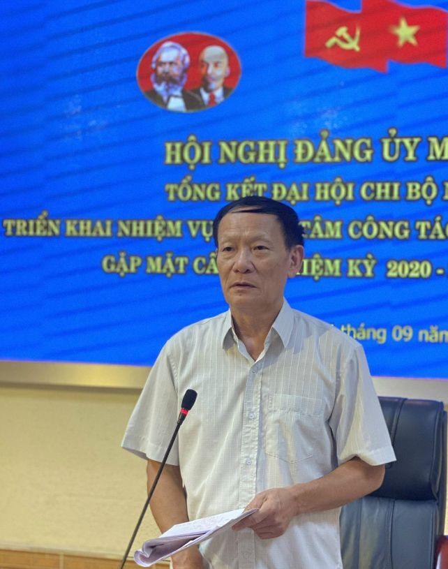Đồng chí Bí thư Đảng uỷ GS. TS Nguyễn Công Nghiệp phát biểu kết luận Hội nghị