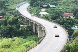 Xác định phương án mở rộng đoạn tuyến cao tốc Yên Bái - Lào Cai lên quy mô 4 làn xe