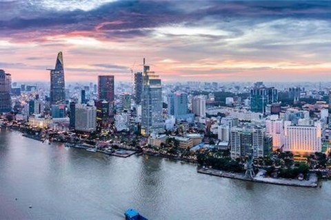 M&A bất động sản: Vì sao các 'thợ săn' vẫn chỉ rình rập, không xuống tiền?