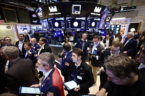 Nasdaq và S&P 500 chạm mức cao nhất trong 5 tháng