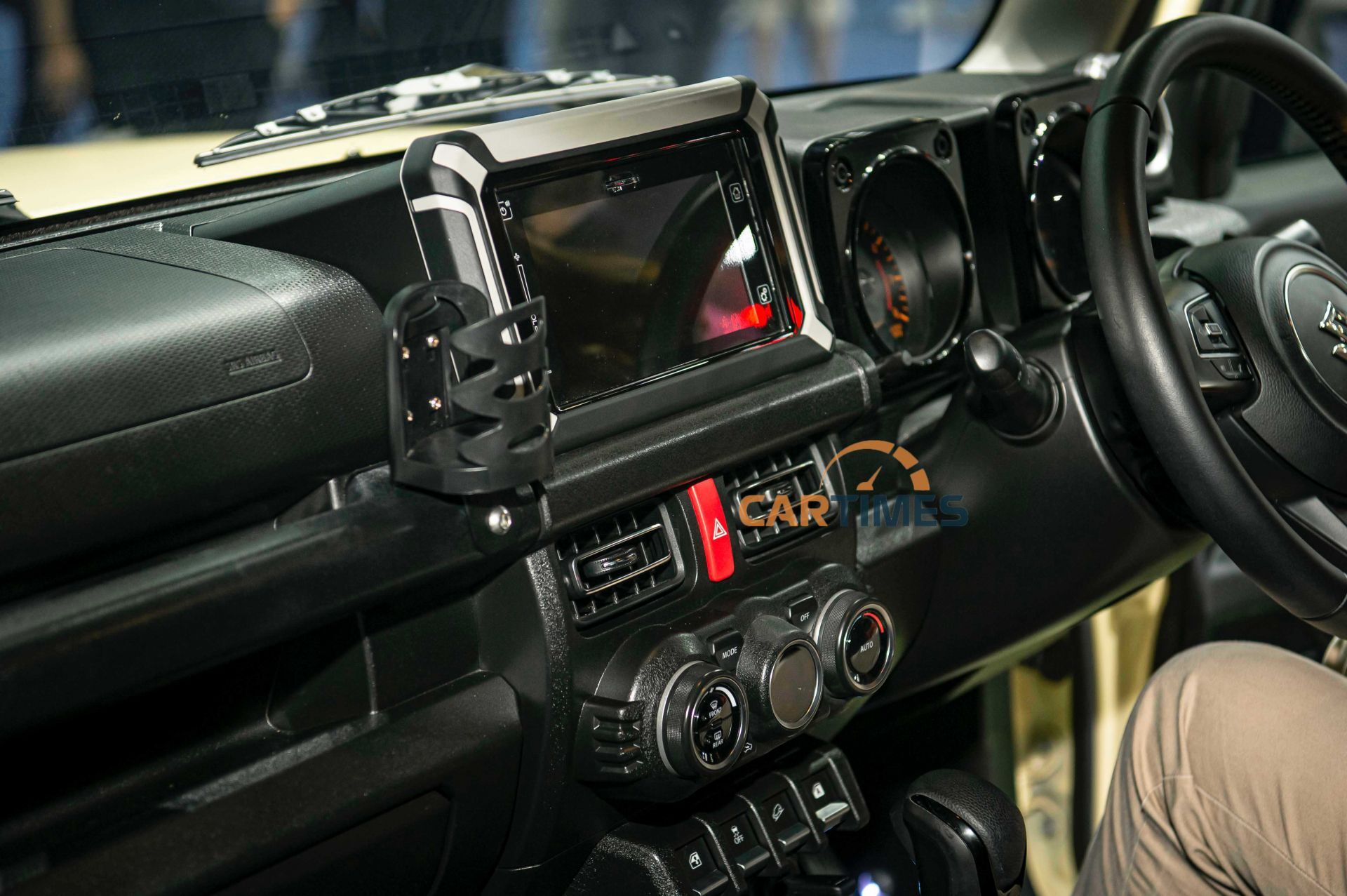 Bảng điều khiển trung tâm của Suzuki Jimny