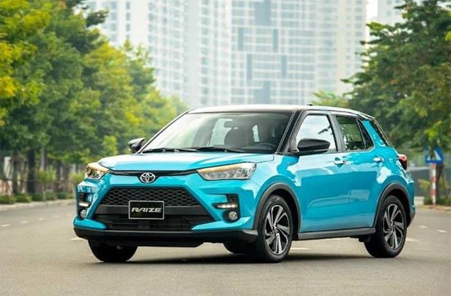 Toyota Raize tăng giá