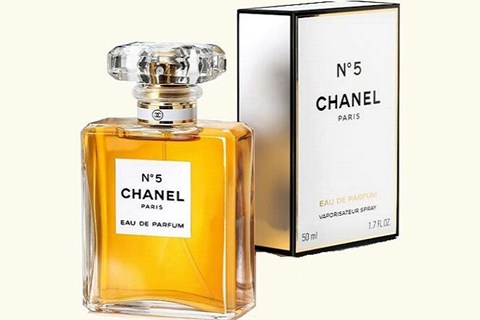 Quảng Ninh thu giữ hàng trăm chai nước hoa giả mạo nhãn hiệu Chanel